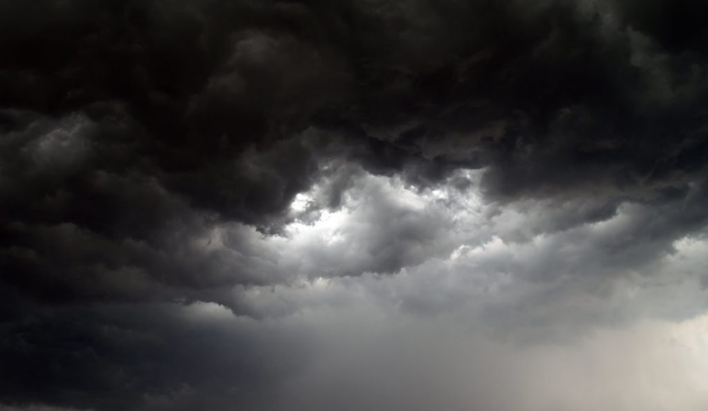 Peggioramento meteo in arrivo sulla Penisola con piogge abbondanti: ecco dove pioverà