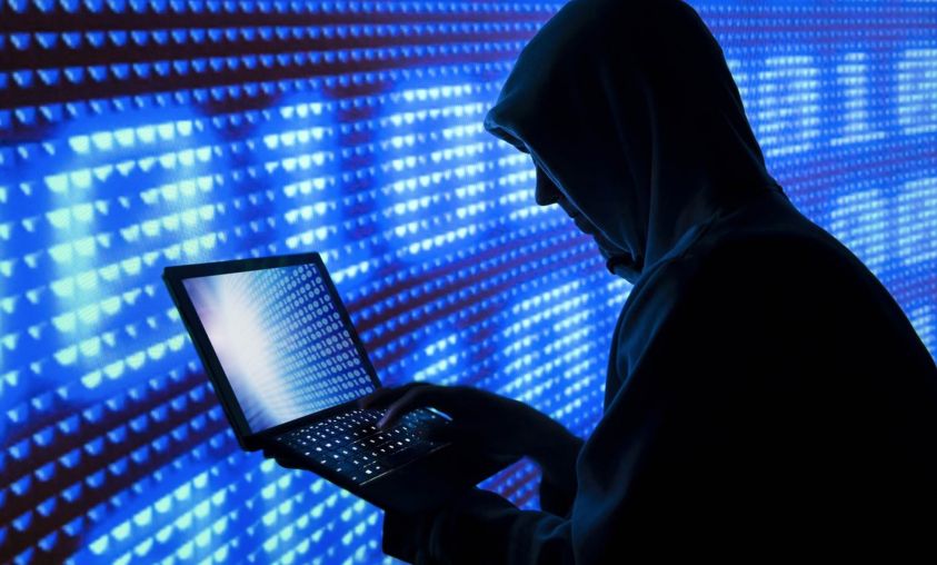 Attacco hacker a Libero Mail e Virgilio, milioni di utenti frodati dei propri dati: arrestato il responsabile