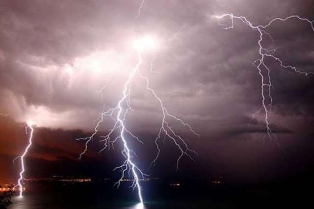 Allerta meteo per stasera: temporali sulle Isole maggiori e sulla Calabria, gli aggiornamenti