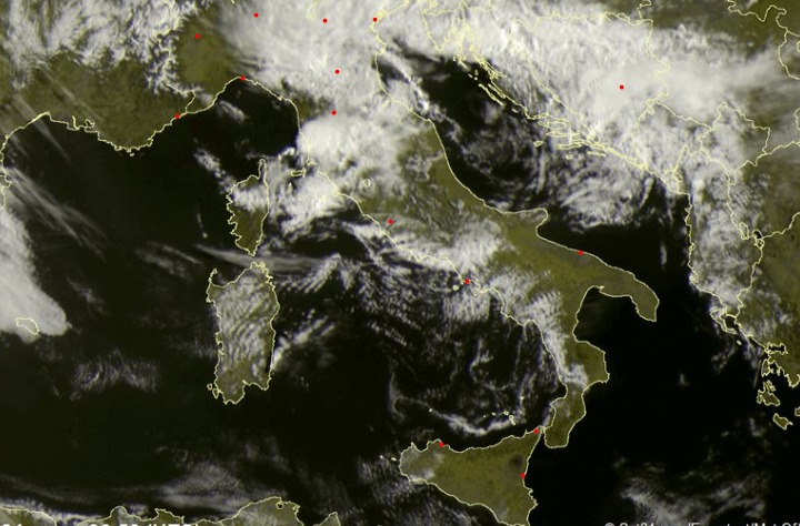 Previsioni meteo Italia oggi, lunedì 29 aprile 2019: ancora piogge al centro-nord
