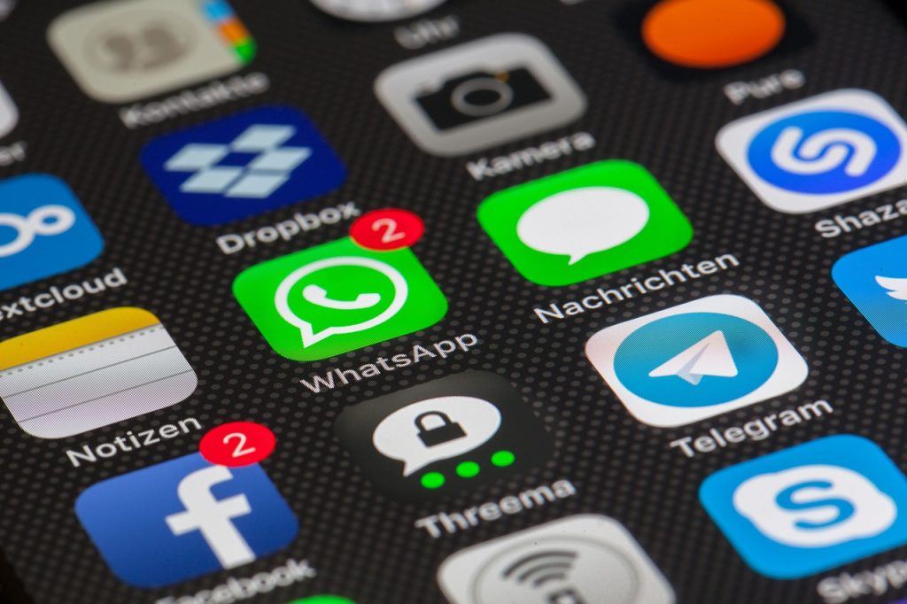 WhatsApp conferma la decisione di inserire annunci pubblicitari negli aggiornamenti dello stato a partire dal prossimo anno