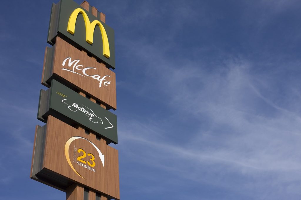 McDonald’s unisce i dipartimenti di marketing, sviluppo degli alimenti e analisi della clientela sotto un unico direttore marketing