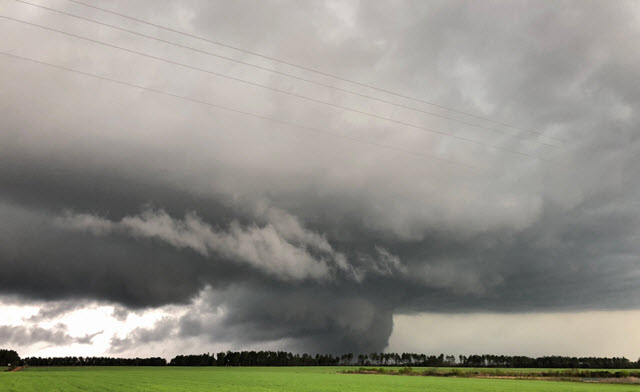 Allerta tornado sul Centro Europa: attesi fenomeni estremi e grandinate